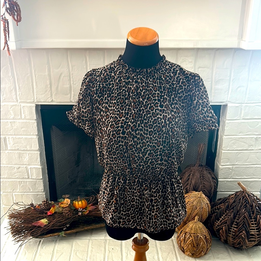 Cute J. Crew leopard print top size XS - Picture 1 of 5